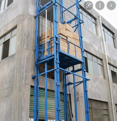 El cargo comercial 2000KG levanta el pequeño carril del elevador de carga de los 5m solo
