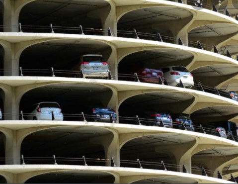 Elevador del coche comercial del aeropuerto
